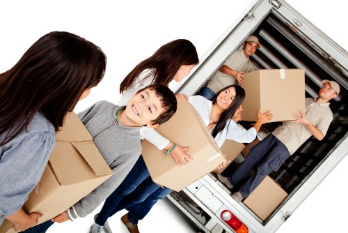 Moving household items from a flat or house in Morden