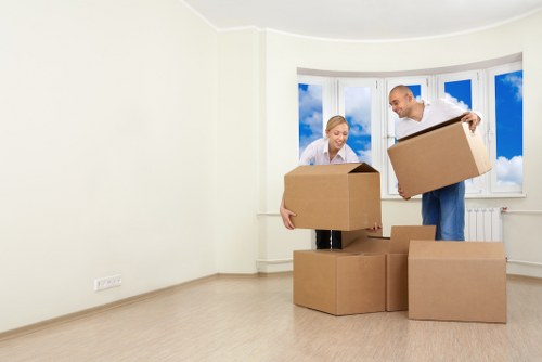 Packing and loading support for a house move